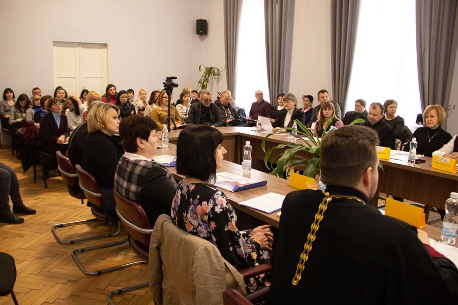 В Бережанах відбувся круглий стіл: Українська сім’я: виклики та завдання