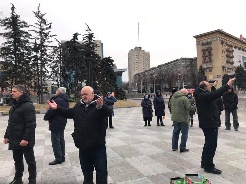 У Харкові на площі віруючі вже сім років моляться за Україну
