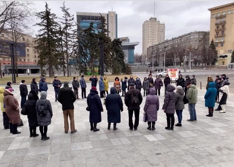 У Харкові на площі віруючі вже сім років моляться за Україну