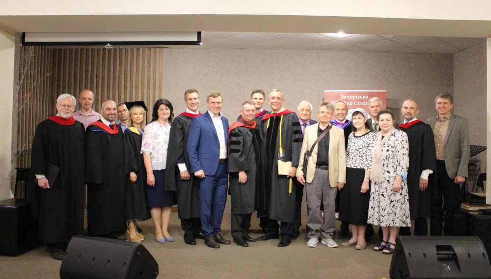 25-й випускний та останній виступ ректора: в Запорізькій Біблійній Семінарії відбувся урочистий захід (ВІДЕО та ФОТО)