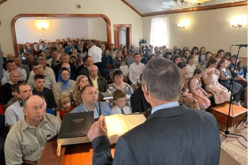Баптисти на Тернопільщині відсвяткували 90-річчя церкви, а у Запоріжжі обрали нове керівництво