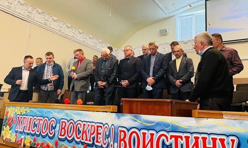 Баптисти на Тернопільщині відсвяткували 90-річчя церкви, а у Запоріжжі обрали нове керівництво