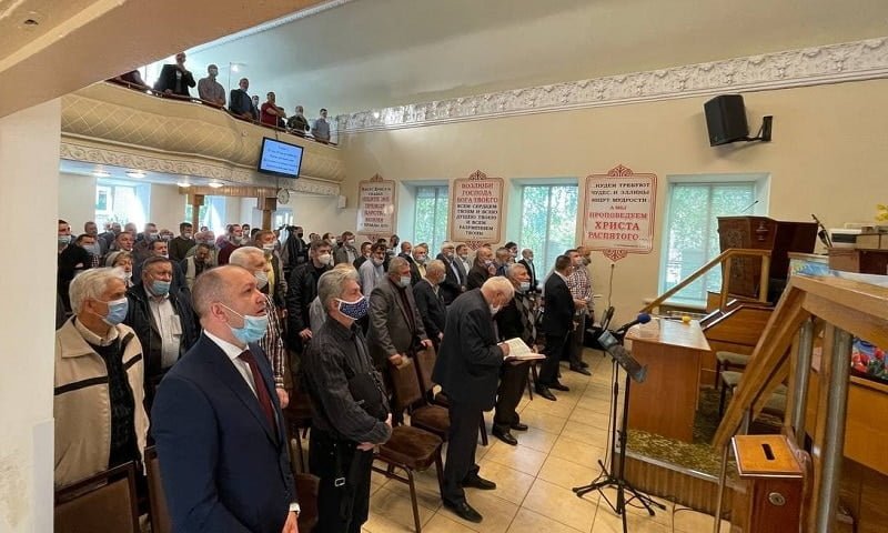 Баптисти на Тернопільщині відсвяткували 90-річчя церкви, а у Запоріжжі обрали нове керівництво