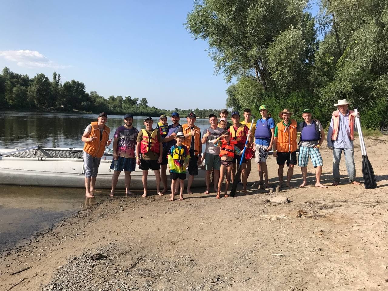 Фізичний та духовний суперзаряд: на березі Десни відбувся табір для чоловіків і їх дітей