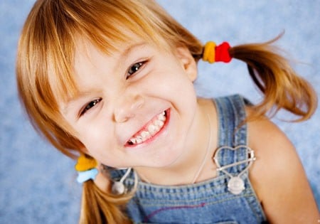 Посміхнись