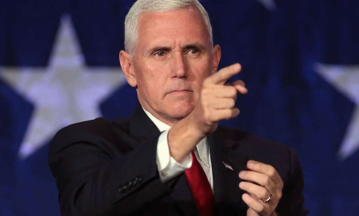 Пенс - переслідування христяин