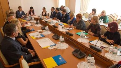 усиновлення