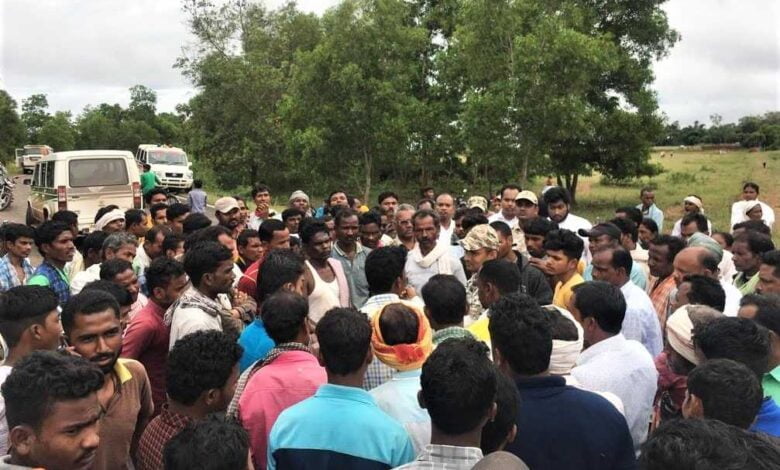 натовп радикалів