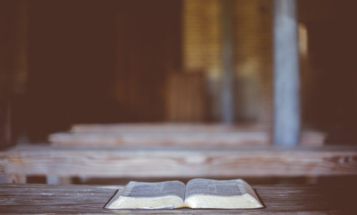 Біблія має впливати