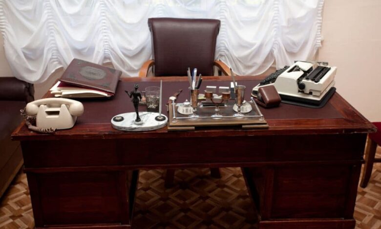 шукають істину