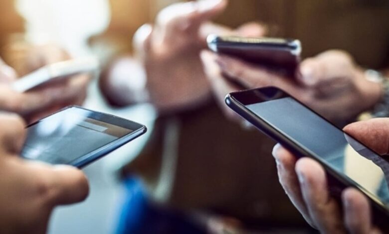 користування смартфоном