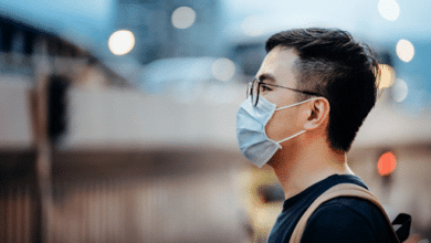 носити маску