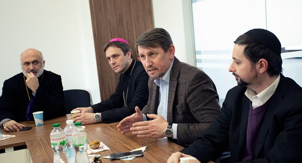 Формування сімейної політики, вакцинація тощо – відбулася зустріч Ради церков з парламентарями