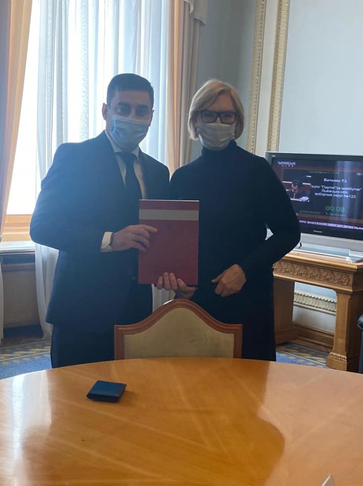 Накласти адміністративну відповідальність за «мову ненависті» та дозволити цивільні одностатеві пари – Уповноважена з прав людини