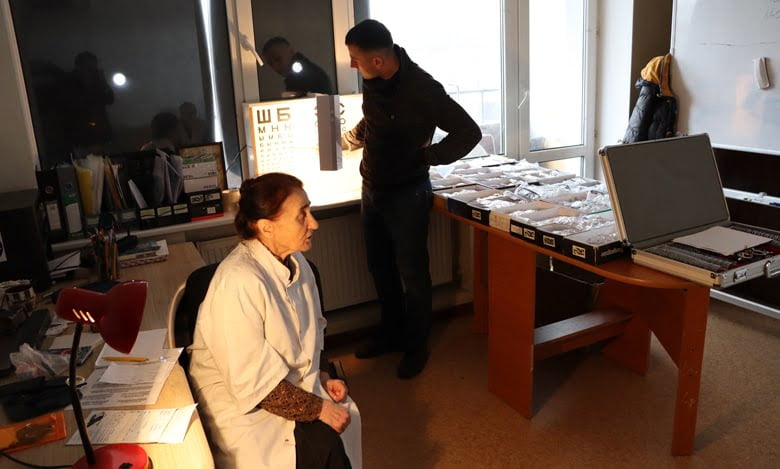 служіння очних клінік