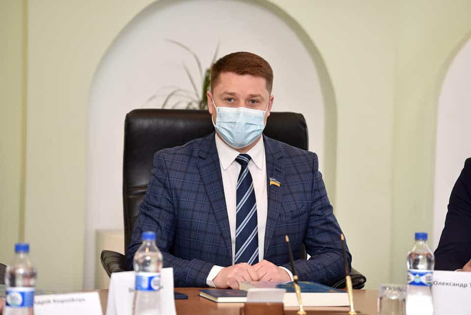 Молитва та духовні роздуми про Воскресіння Ісуса Христа: в Рівненській міській раді відбувся другий Духовний ранок