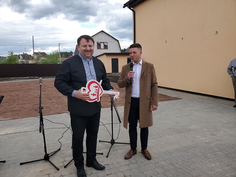 Урочистий захід у Житомирі: на початку червня відкрили 2 будинки сімейного типу