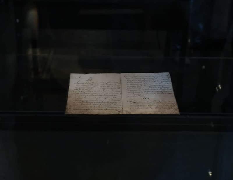 У «Софії Київській» розмістили оригінал Конституції Пилипа Орлика та булаву гетьмана