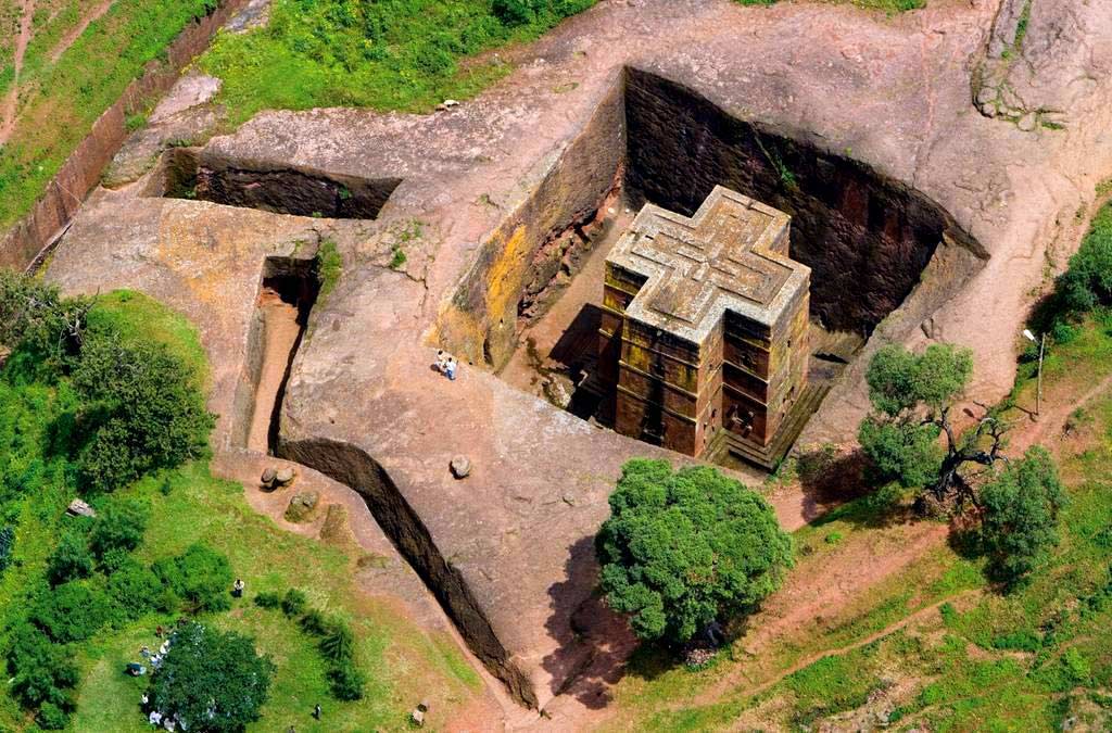 В Ефіопії висічені в скелях стародавні церкви під загрозою знищення через збройний конфлікт