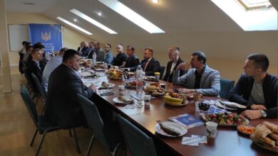 чоловічий молитовний сніданок