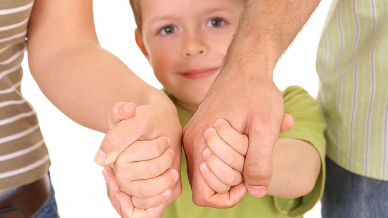 усиновити дітей