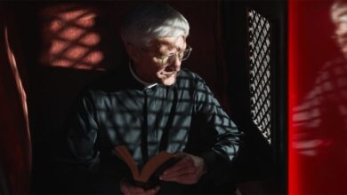 порушувати таємницю сповіді