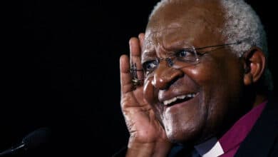 Десмонд Туту