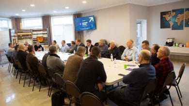 чоловічий молитовний сніданок