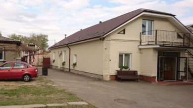 біля Дому молитви