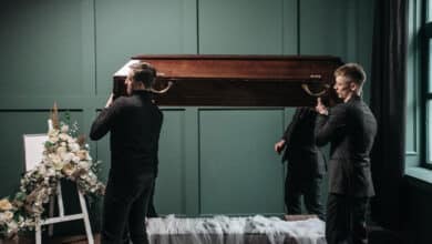 мертвим тілом