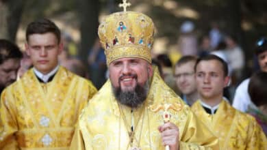 ідентифікують себе з Православною Церквою України