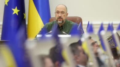 українців