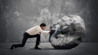 штовхав той камінь