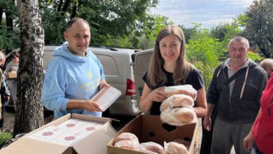 печуть хліб