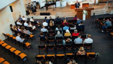 ходити до церкви