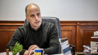 катують українців