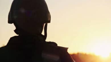 звільнення зі служби