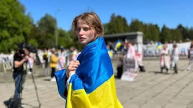 українців