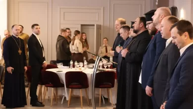 Учасники молитовного сніданку в Черкасах об'єднуються у молитві