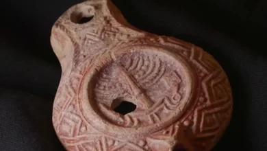 лампа з символами Єрусалимського храму