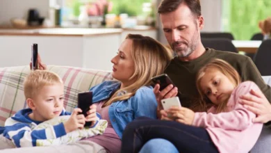 Смартфони викликають хронічний біль у шиї — дослідження