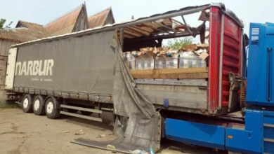 Вантажівка ADRA після атаки дрона в Херсонській області