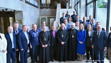 Учасники першого польсько-українського молитовного сніданку