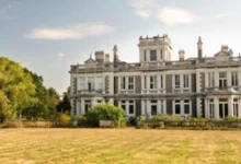 Фото фасаду Коледжу Сперджена