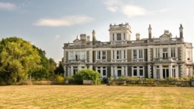 Фото фасаду Коледжу Сперджена