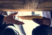 Українці вважають, що корупція під час війни зросла — опитування