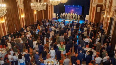 Учасники Молитовного сніданку в Одесі під час спільної молитви
