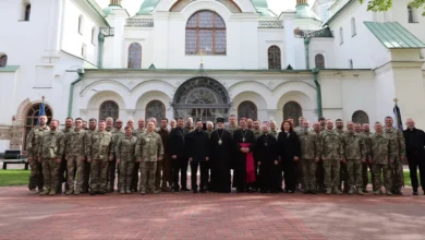 У Києві випустили нову групу військових капеланів