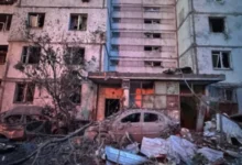 Зруйнований російським обстрілом житловий будинок в Україні