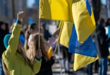 Скільки молодих українців готові повернутися з-за кордону
